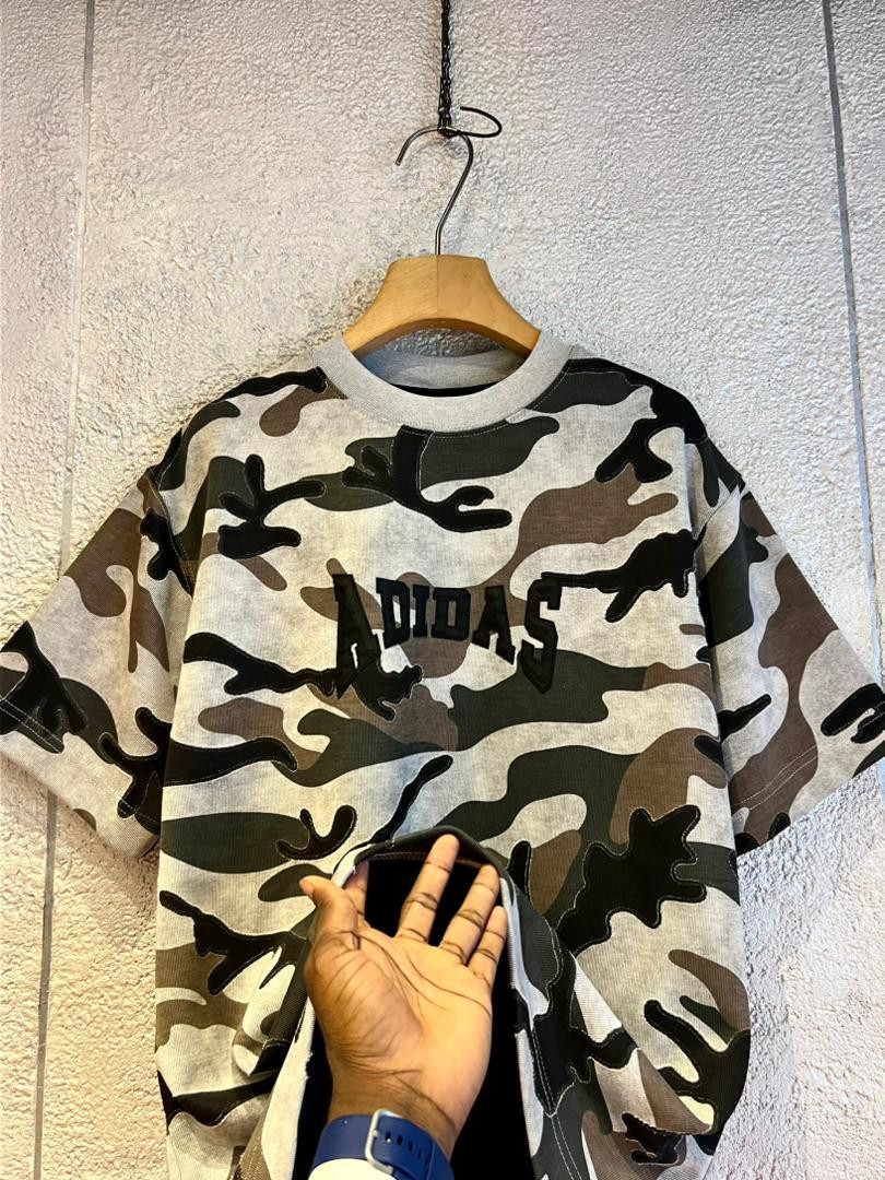 Oversized Camo T-Shirt - ADIDAS Graphic Print Chest - Camouflage Streetwear Tee Unisex