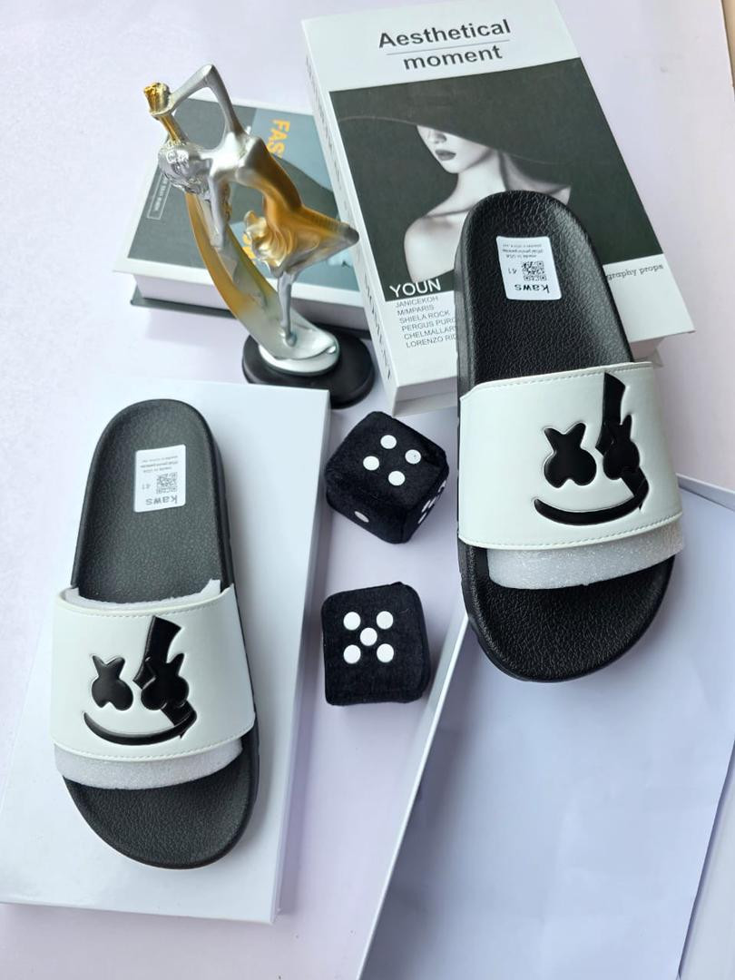 Black White KAWS Companion Platform Slides Embossed Logo Thick Sole Slip On Streetwear Unisex Fashion Casual Sandals Hype Beach Pool Shoes