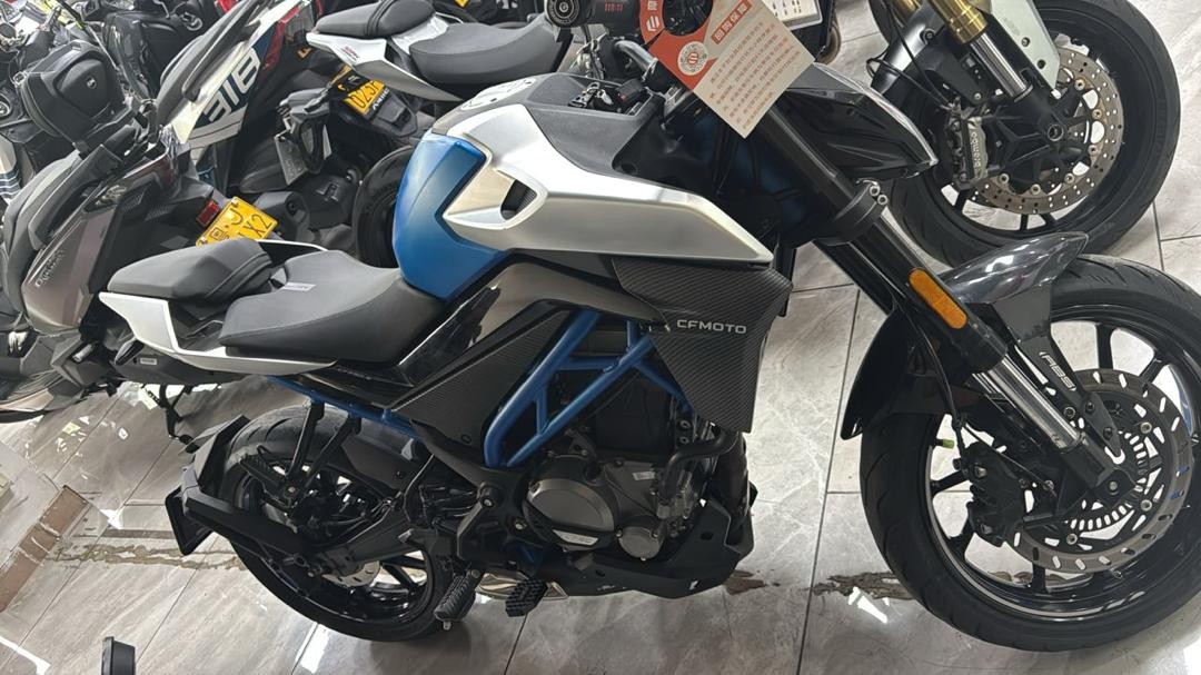 N95C Smart Electric City Scooter – 100km Long-Range Lithium Battery, 2000W High-Torque Motor, HD Digital Display, and Matrix LED Lighting – Bold Orange & Black Commuter