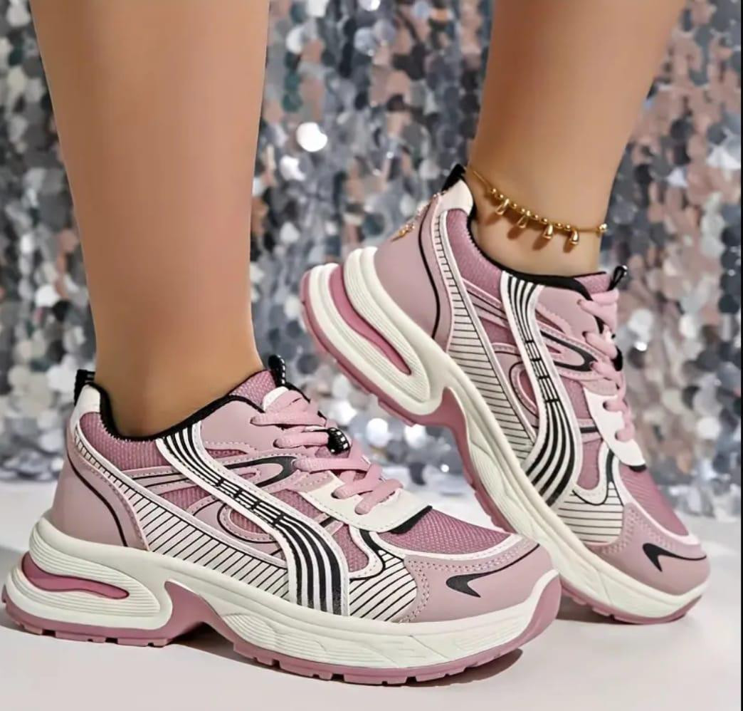 Chunky Platform Dad Sneakers Wavy Black Lines Thick Sole Lace-Up Casual Streetwear Shoes Women