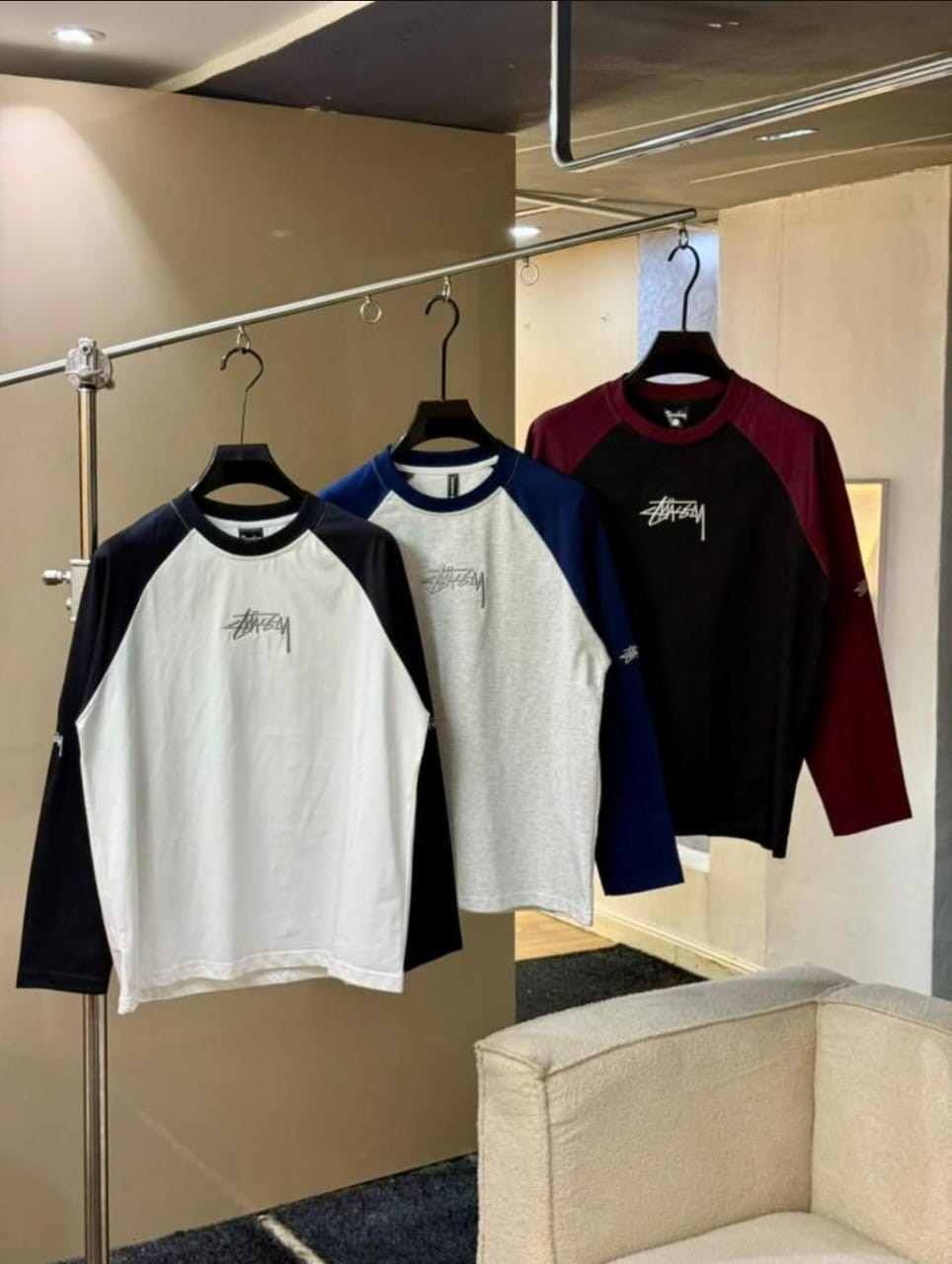 Stüssy Oversized Raglan Long-Sleeve Tee - Contrast Sleeve Streetwear Shirt Unisex