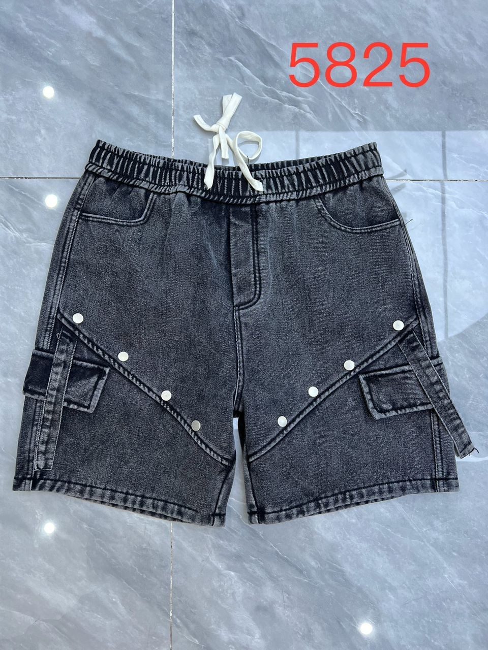 Astronaut G-Shape 3-in-1 Smart Lamp – RGB Ambient Night Light with Wireless Charger & Bluetooth Speaker – Futuristic Bedroom Decor & Desktop Companion