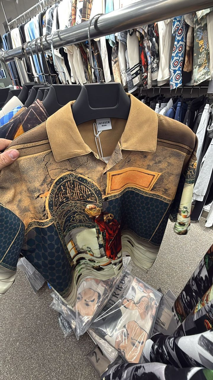 Men's Vintage Architectural Art Resort Shirt - Ancient Pillars & Classical Mural Print Button-Down - Luxury Earth Tone Streetwear - Loose Fit Camp Collar Summer Top